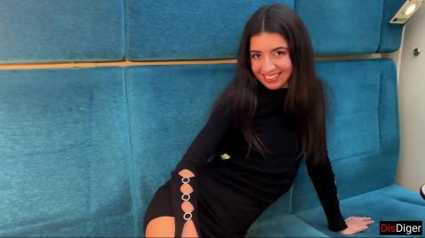 Sexo com uma morena estranha