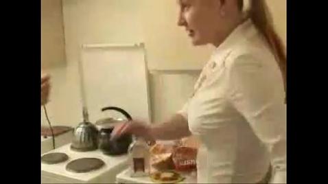 Um pai bêbado fodeu sua filha