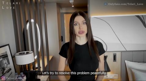 A administradora do hotel faz um boquete em sua subordinada.